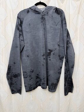 lululemon athletica Gray & Black Hooded Pullover